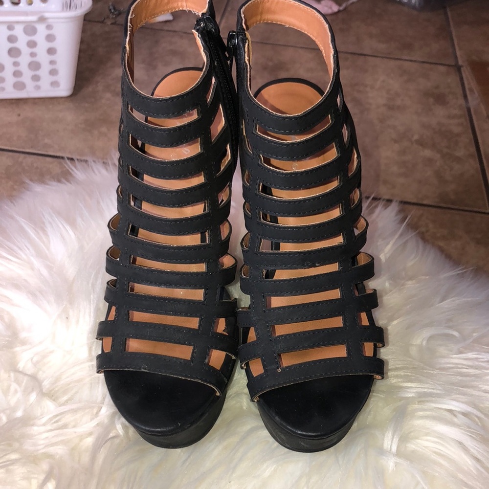Caged black wedges Sz 8